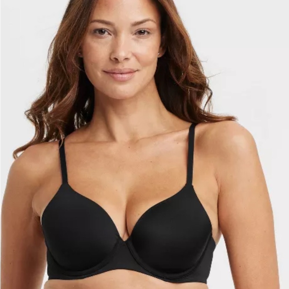 Black Seamless T-Shirt Bra with Molded Cups